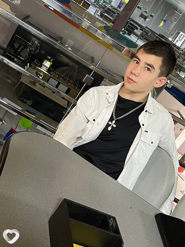Александр, 20, Новокузнецке — анкета №4535507