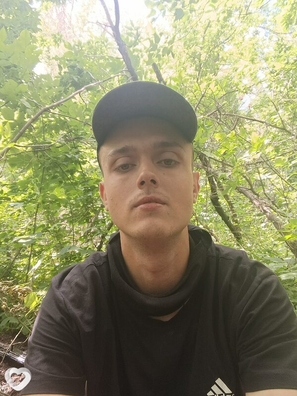 Игорь, 21, Макеевке — анкета №4536297