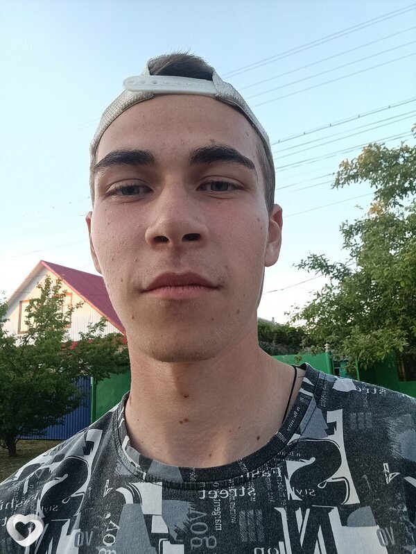 Михаил, 20, Саратове — анкета №4536693