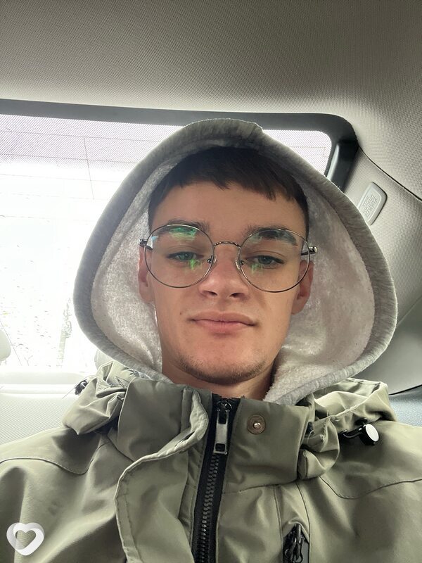 Adrian, Единцы