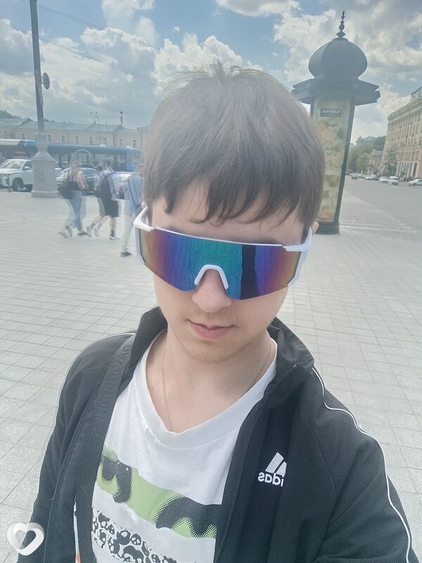 Михаил, 18, Харькове — анкета №4538449