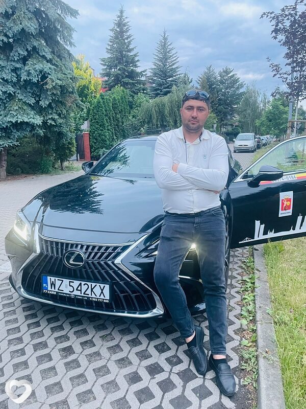 Vusal, Варшава