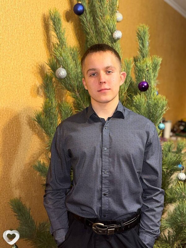 Владимир, 20, Луганске — анкета №4546353