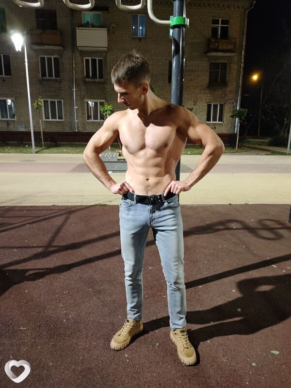 Артем, 28, Брянске — анкета №4546511