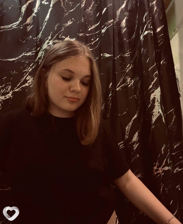 Анна, 18, Тюмени — анкета №4547070