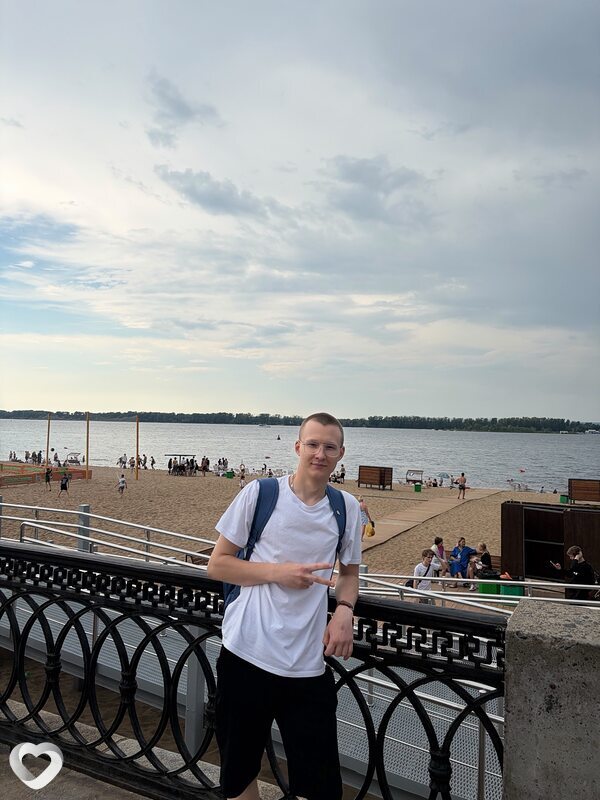 Артём, 20, Самаре — анкета №4547117