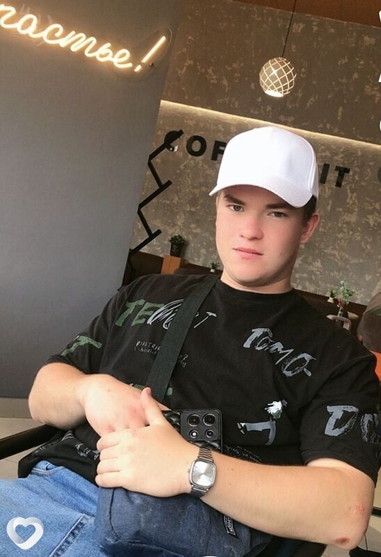 Артём, 20, Краснодаре — анкета №4548800