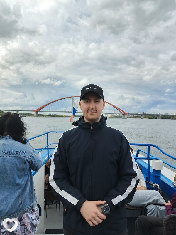 Максим, Томск