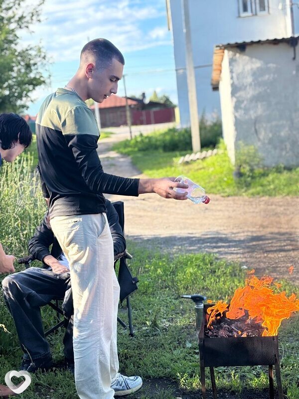 Артём, 18, Саратове — анкета №4552473