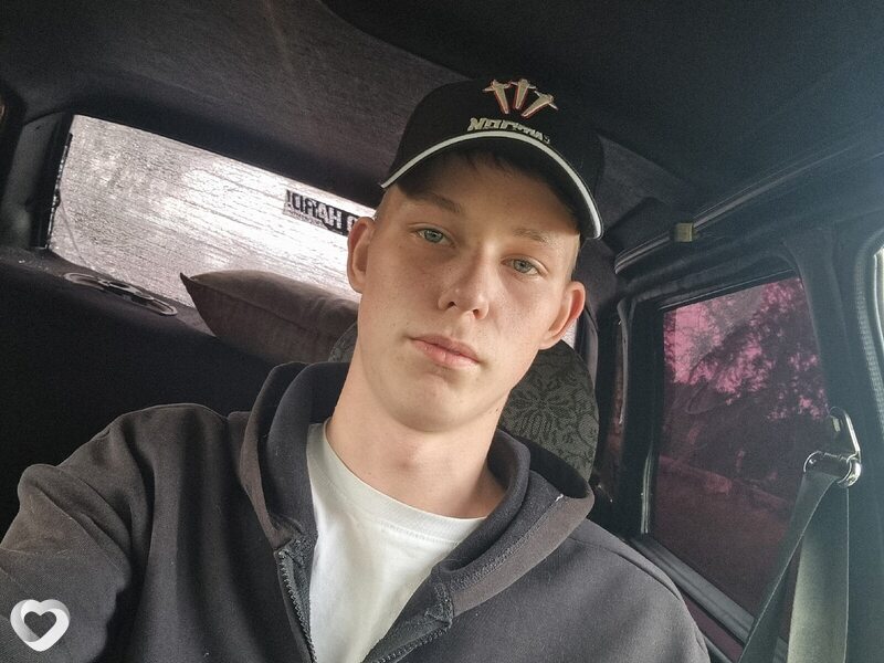 Евгений, 20, Омске — анкета №4554084