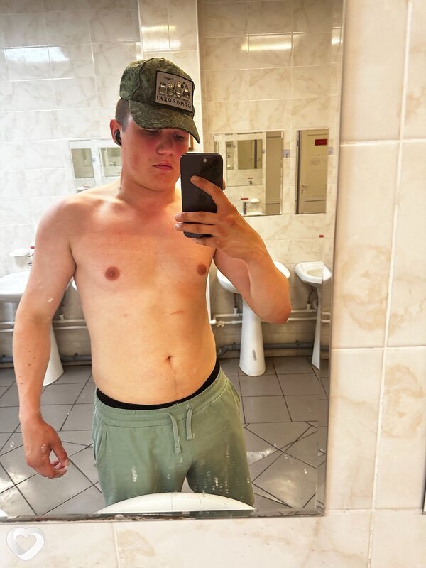 Александр, 21, Ярославле — анкета №4554840