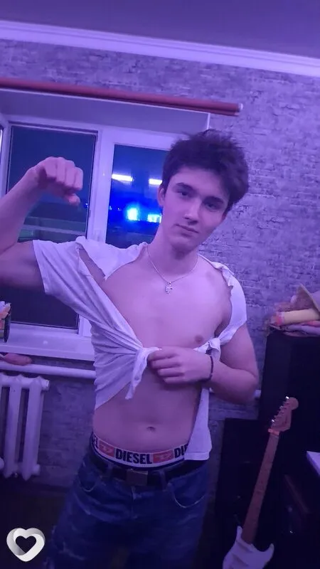 Алехандро, 19, Москве — анкета №4556271