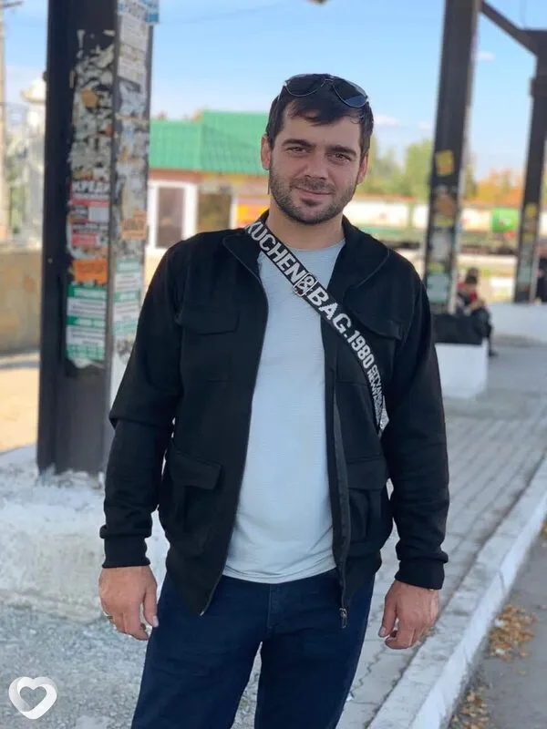 Асадик, Москва