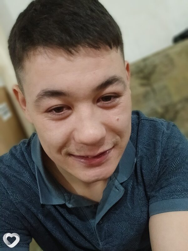 Макс, Свободный