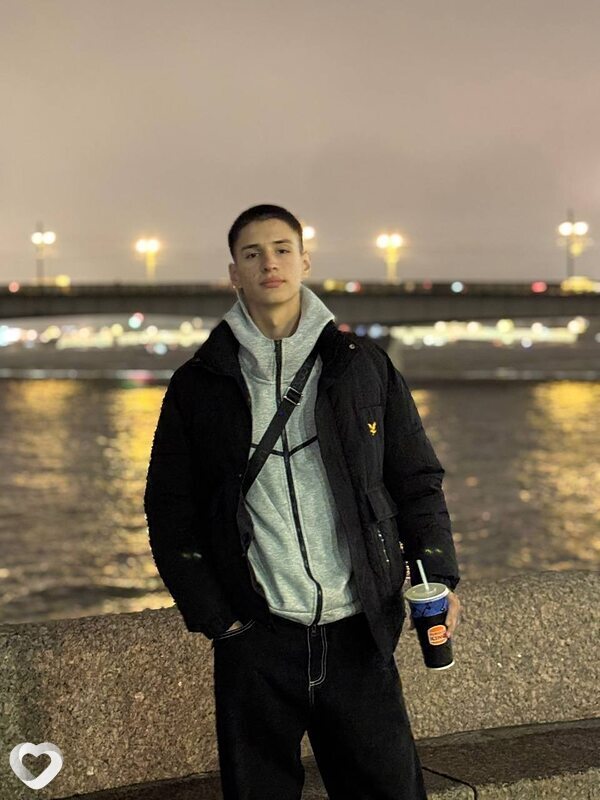 Вадим, 18, Санкт-Петербурге — анкета №4569236