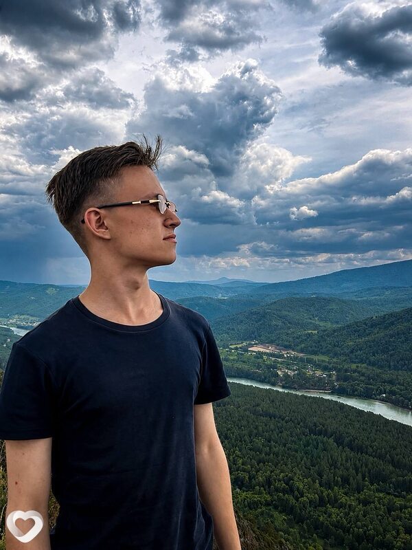 Илья, 19, Новокузнецке — анкета №4575638