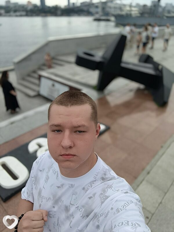 Максим, 23, Уссурийске — анкета №4576248