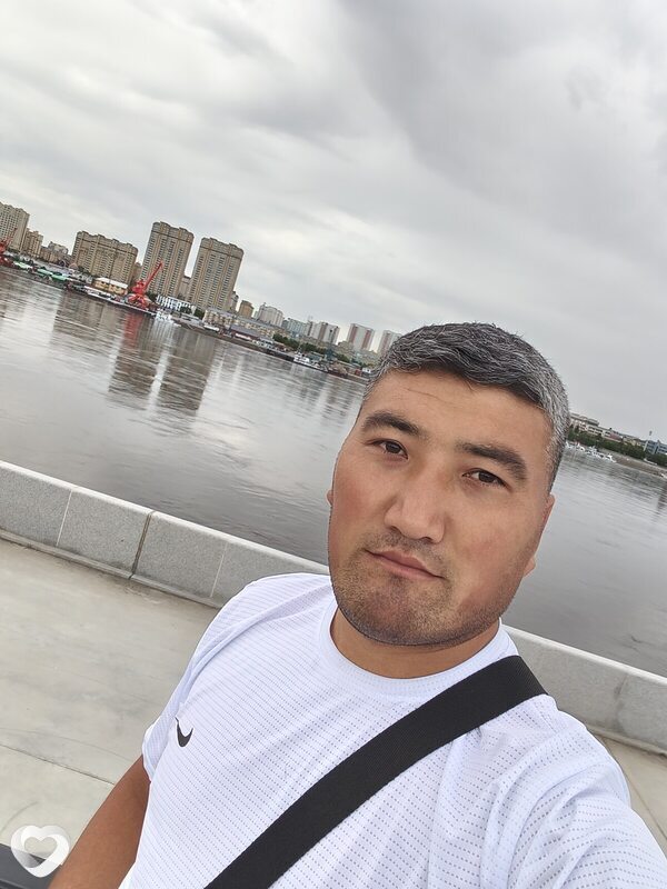 Devid, 30, Белогорске — анкета №4578944
