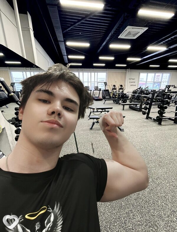Дмитрий, 19, Ухте — анкета №4579677