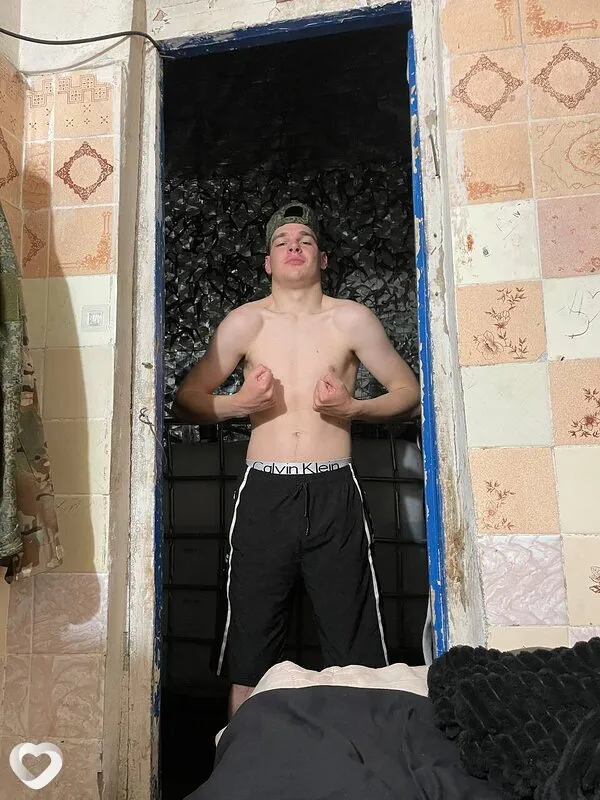Максим, 19, Бийске — анкета №4580163