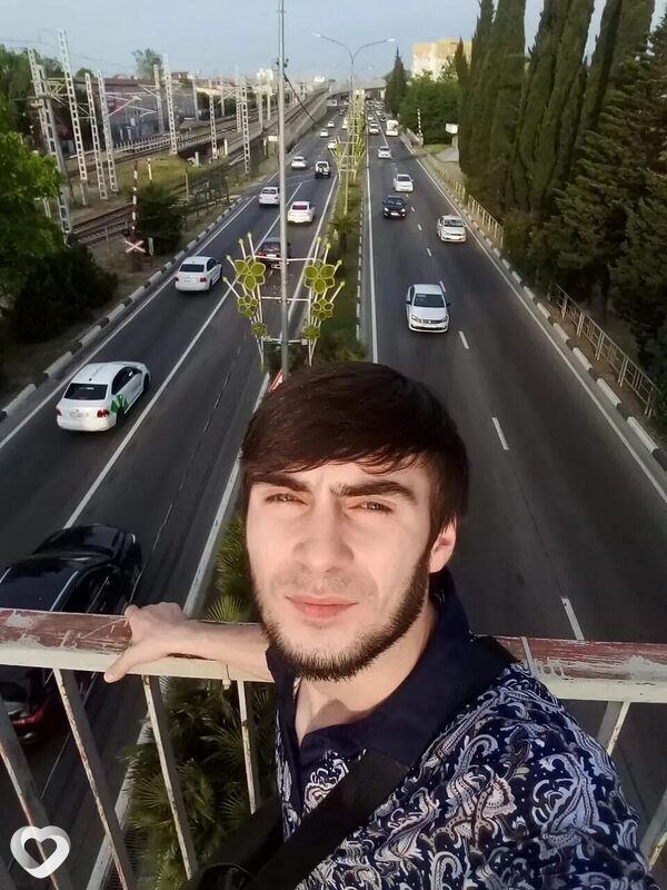 Djoni, Адлер