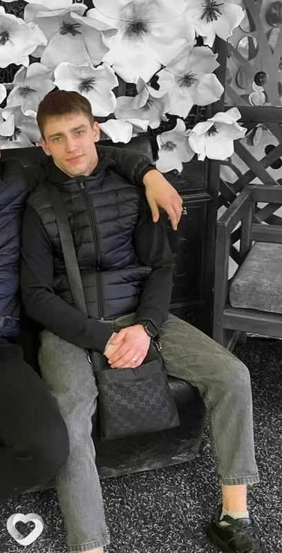Артем, 22, Москве — анкета №4581826