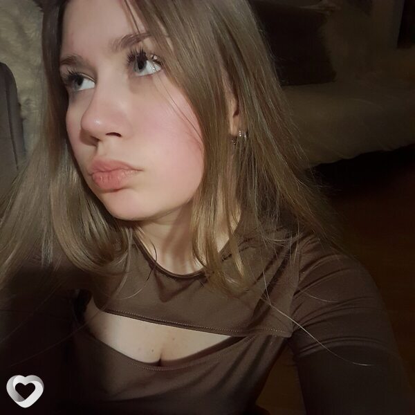 Аня, 18, Сергиеве Посаде — анкета №4583930