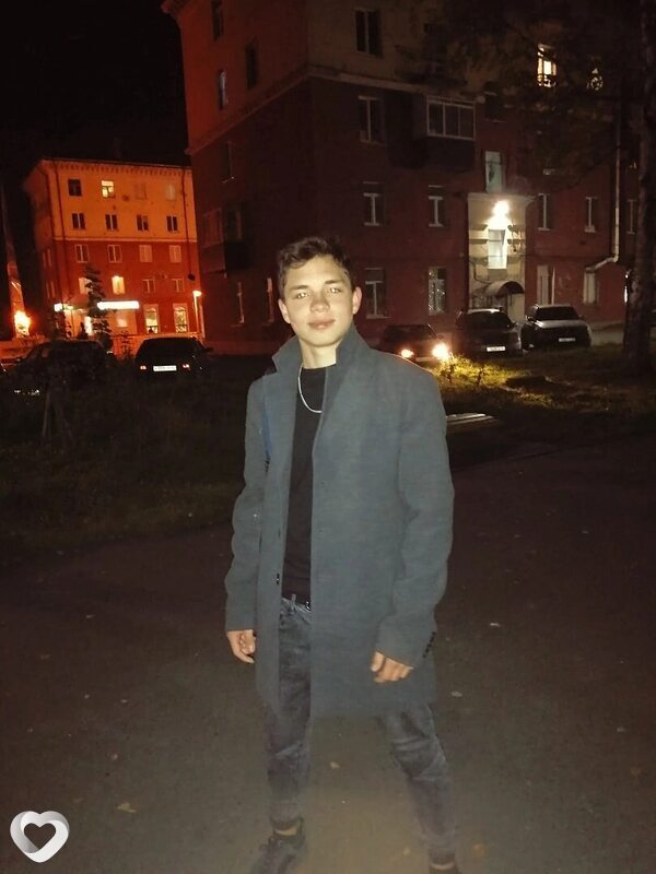 Влад, 19, Новосибирске — анкета №4586646