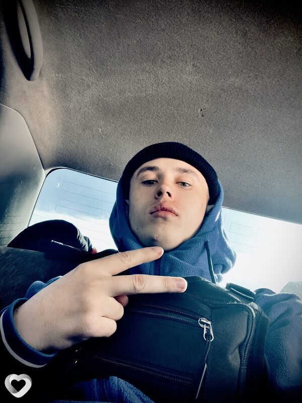 Кирилл, 21, Ангарске — анкета №4588598