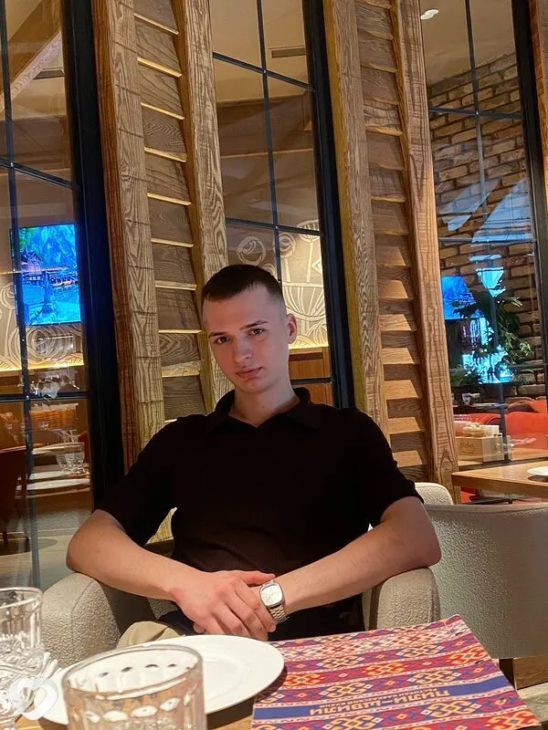 Максим, 22, Барнауле — анкета №4589989
