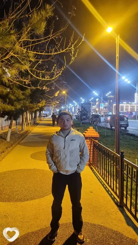 Азизбек, 21, Барнауле — анкета №4592339