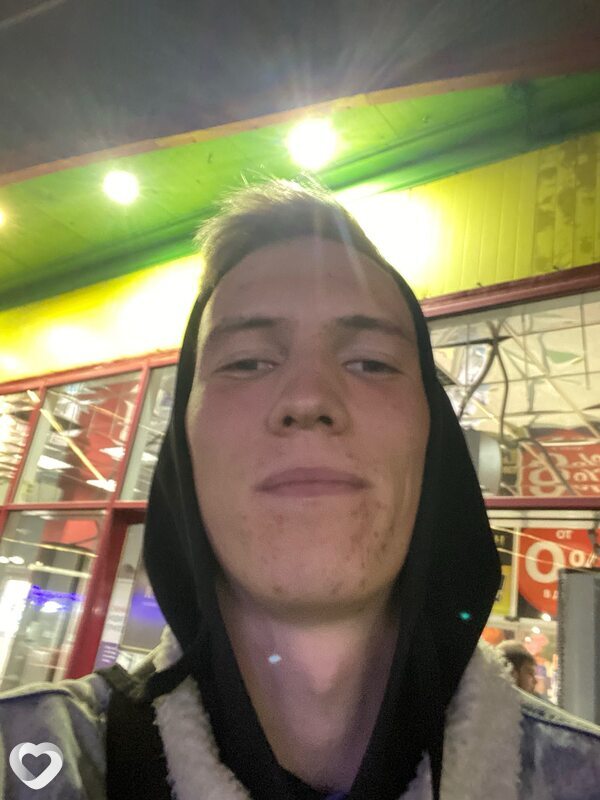 Максим, 22, Самаре — анкета №4593997