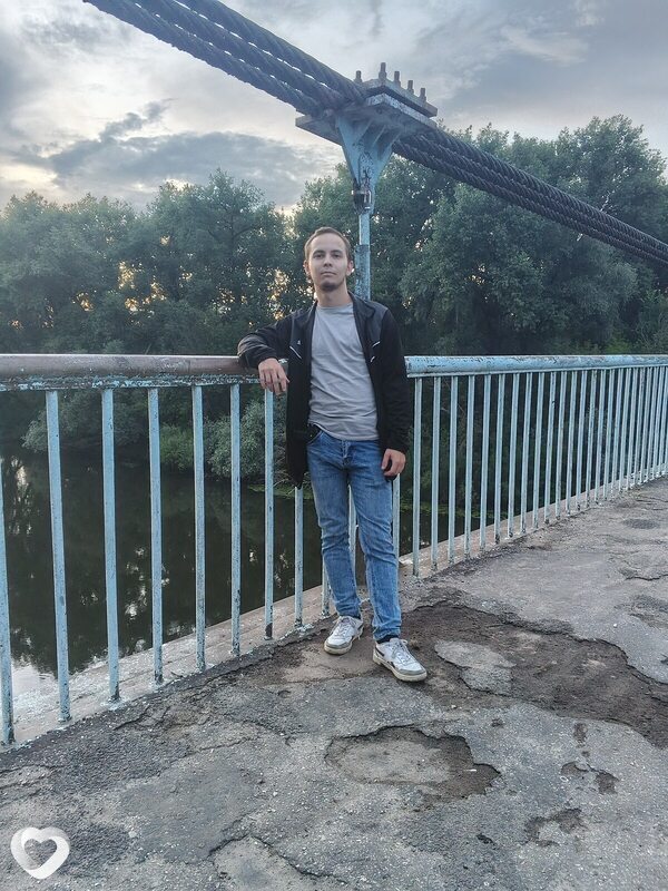 Максим, 22, Брянске — анкета №4597103