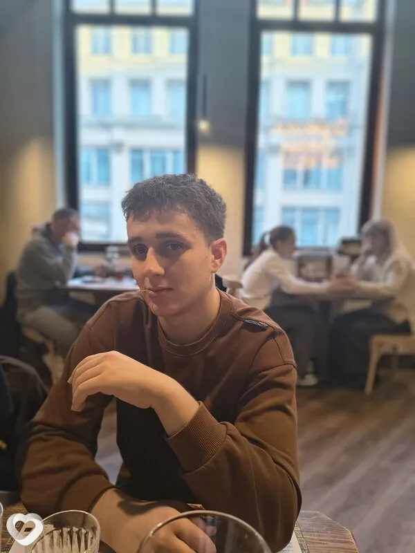 Паша, 19, Москве — анкета №4597436