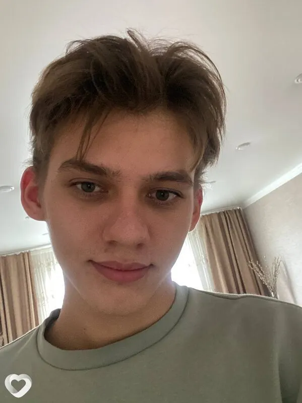 Антон, 20, Барнауле — анкета №4599653