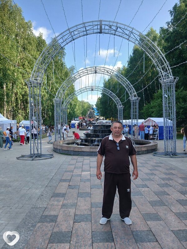 Олег, 40, Ханты-Мансийске — анкета №4599869