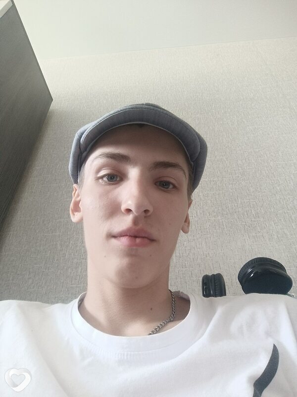 Алексей, 18, Новокузнецке — анкета №4602470