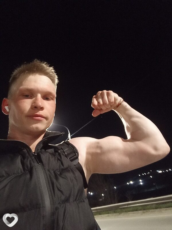 Павел, 20, Саратове — анкета №4602815