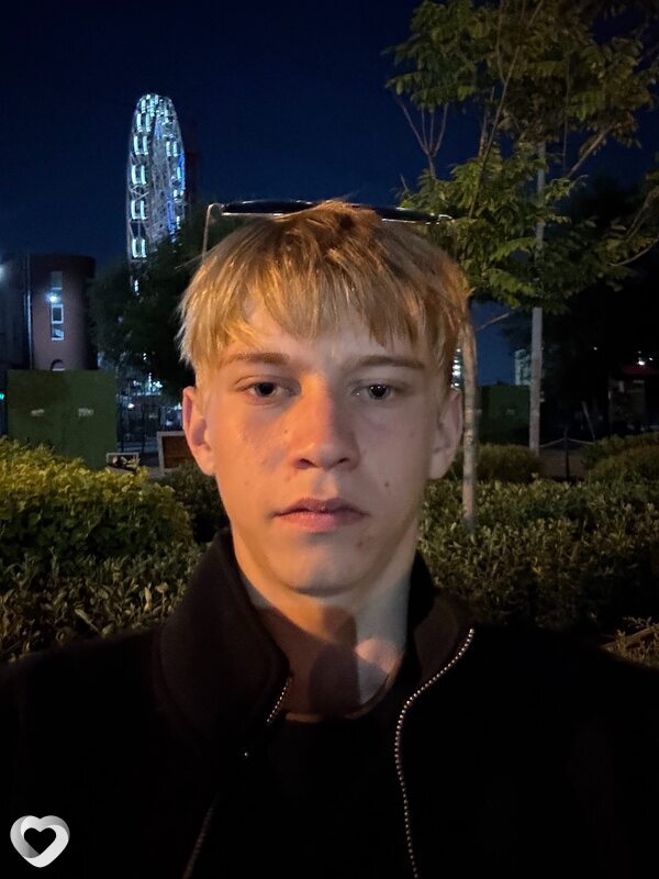 Александр, 18, Омске — анкета №4604223