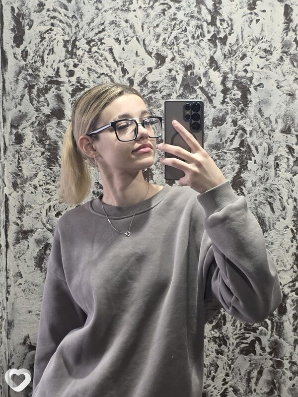 Ксения, Волжский
