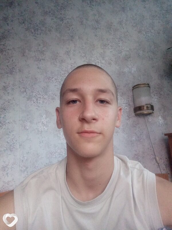 Александр, 19, Омске — анкета №4608416