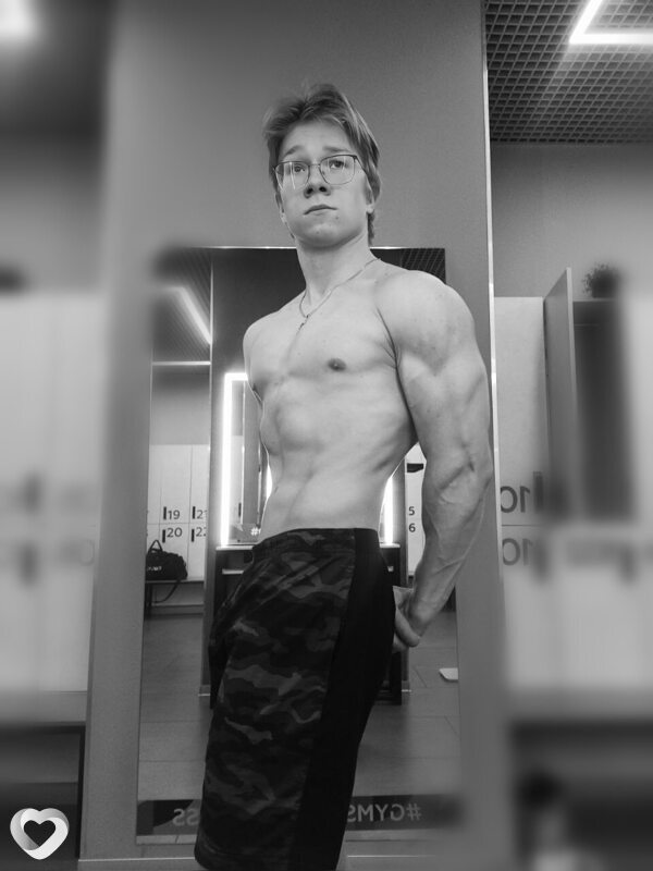 Глеб, 20, Кирове — анкета №4609314