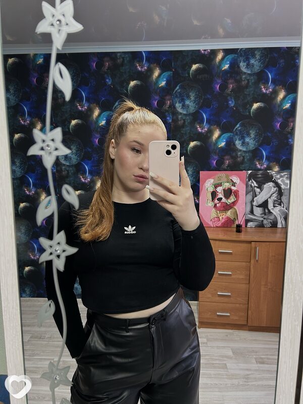 Лена, 20, Екатеринбурге — анкета №4612380