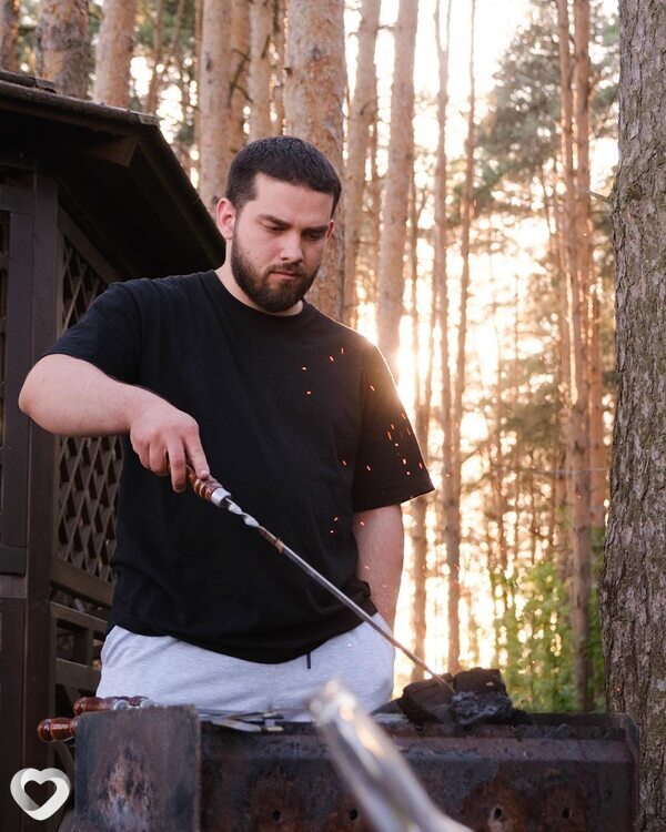 Максим, Бобров