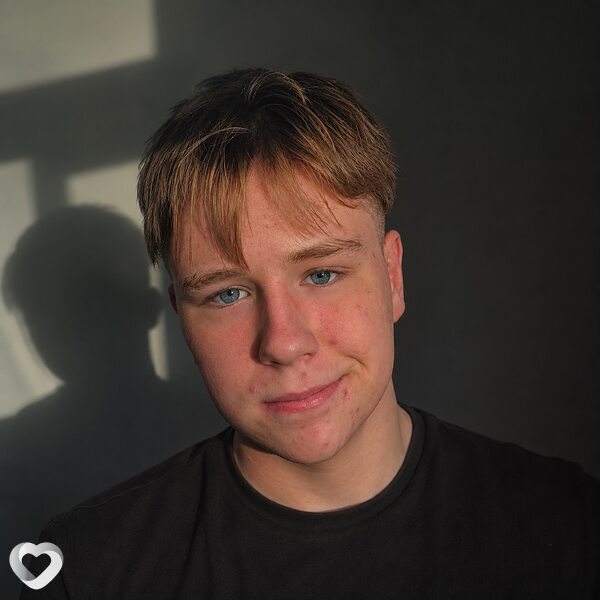 Саша, 18, Магнитогорске — анкета №4621898