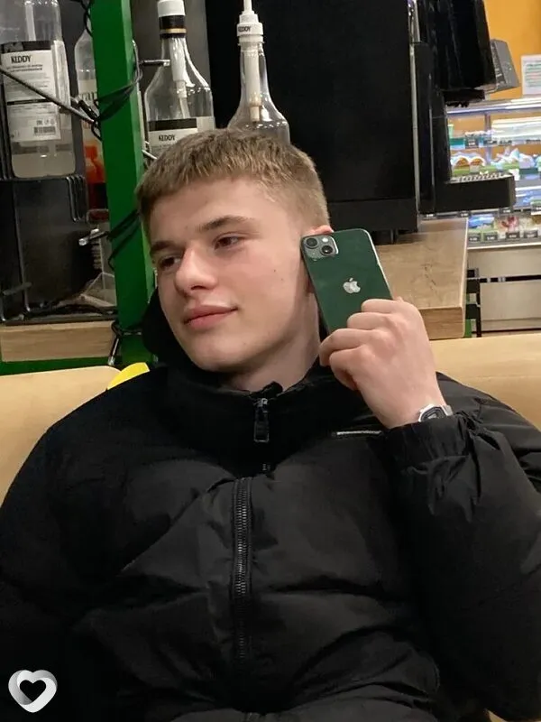 Иван, 19, Барнауле — анкета №4624731