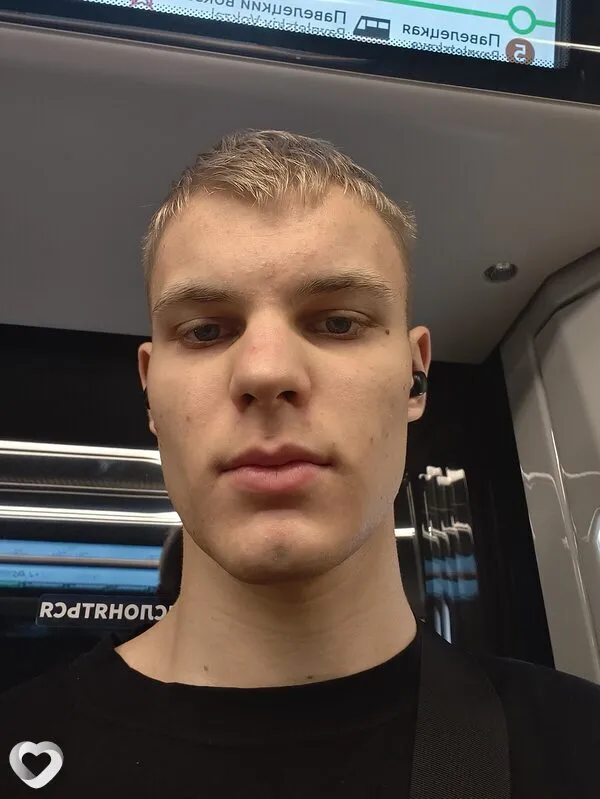 Михаил, 18, Москве — анкета №4624822