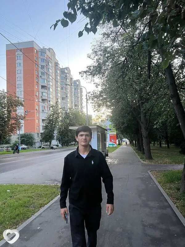 Саша, 20, Москве — анкета №4625090
