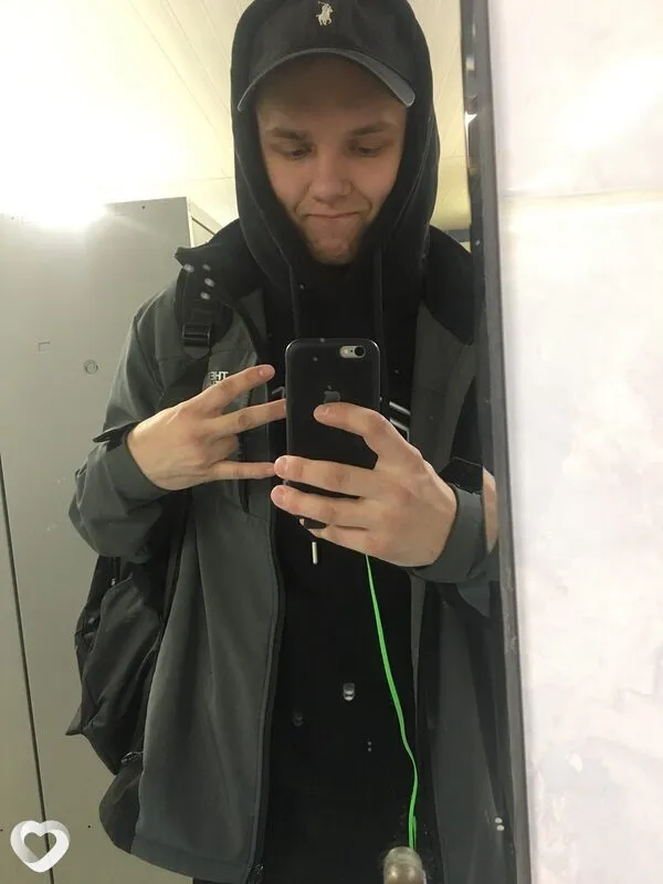 Артём, 24, Москве — анкета №4625404