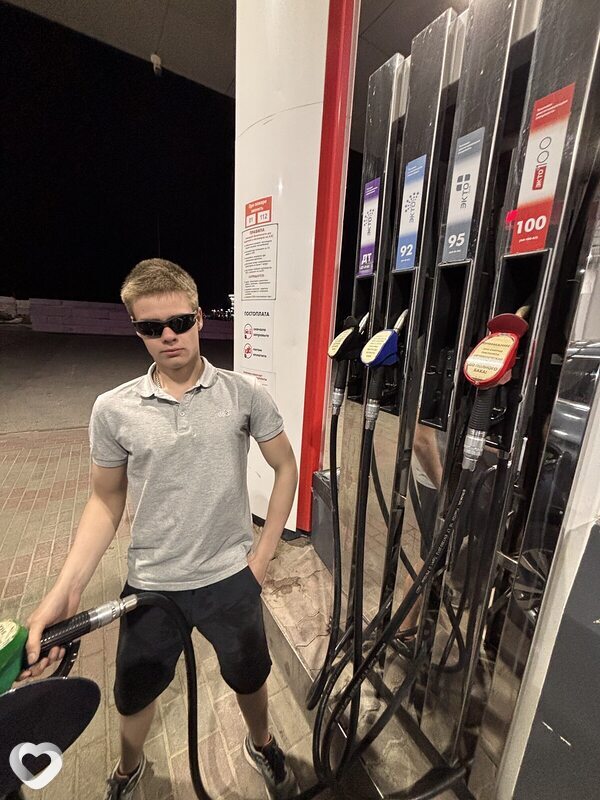 Михаил, 18, Белгороде — анкета №4625834
